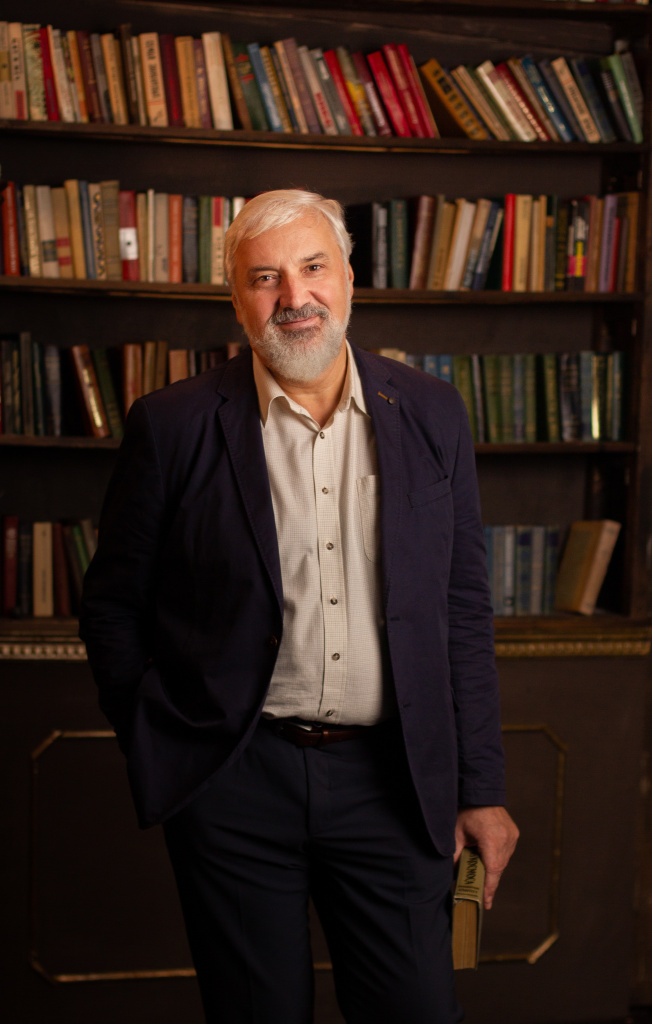 Автор1.jpg Автор1.jpg